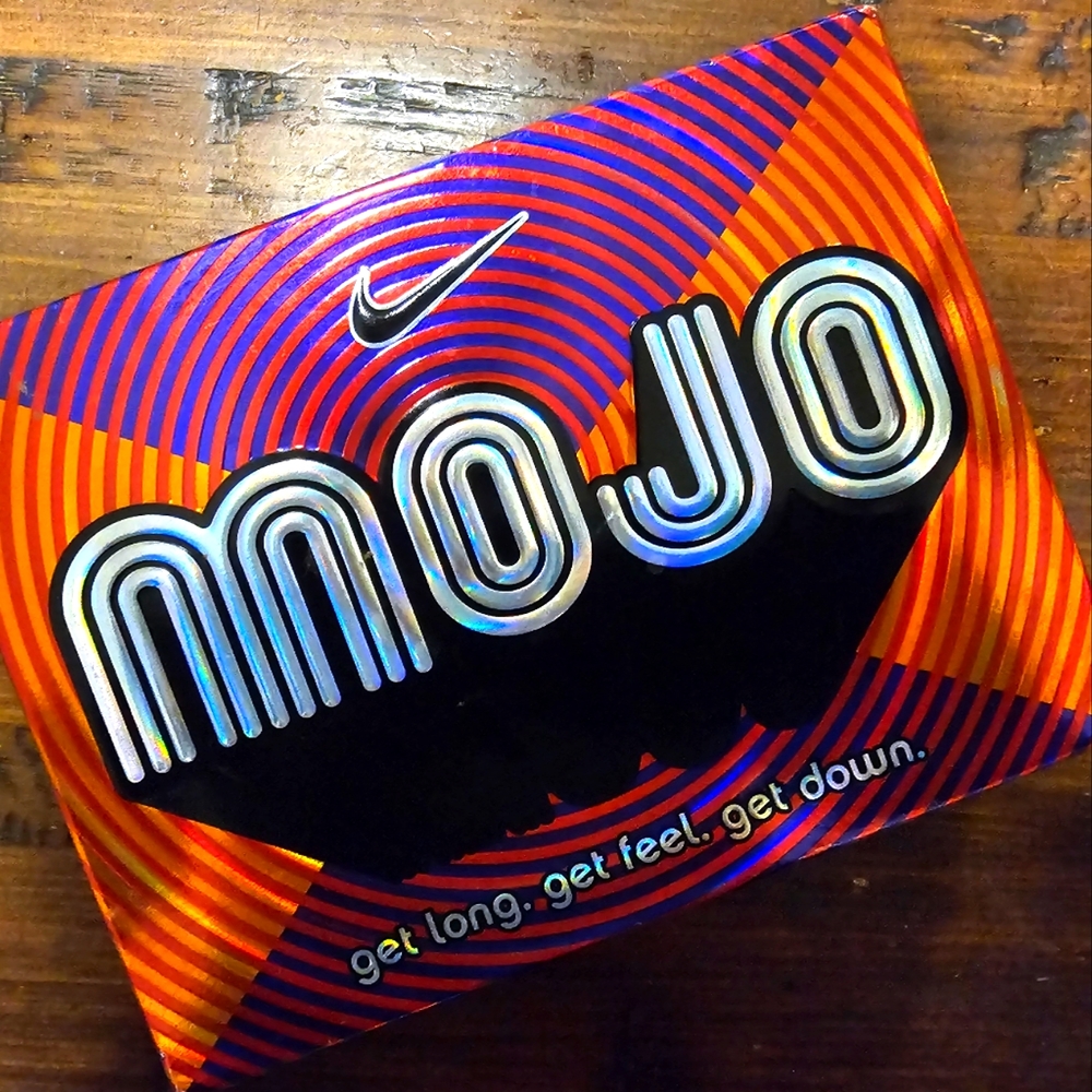 Nike Mojo Karama 12 pack one ball is  purple passion color 💜